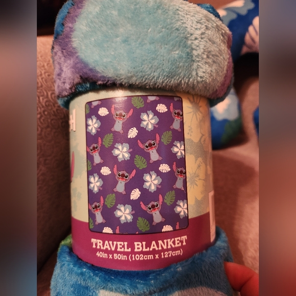 DISNEY- STITCH Kids 2 pc Travel Neck Pillow and Blanket Combo - Picture 2 of 4